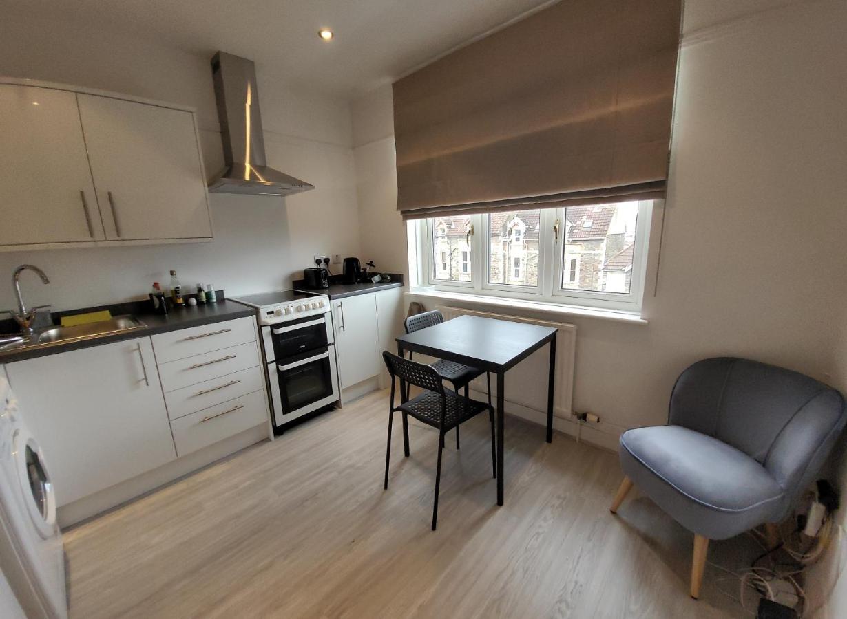 Quiet Terraced House Apartment บริสตอล ภายนอก รูปภาพ